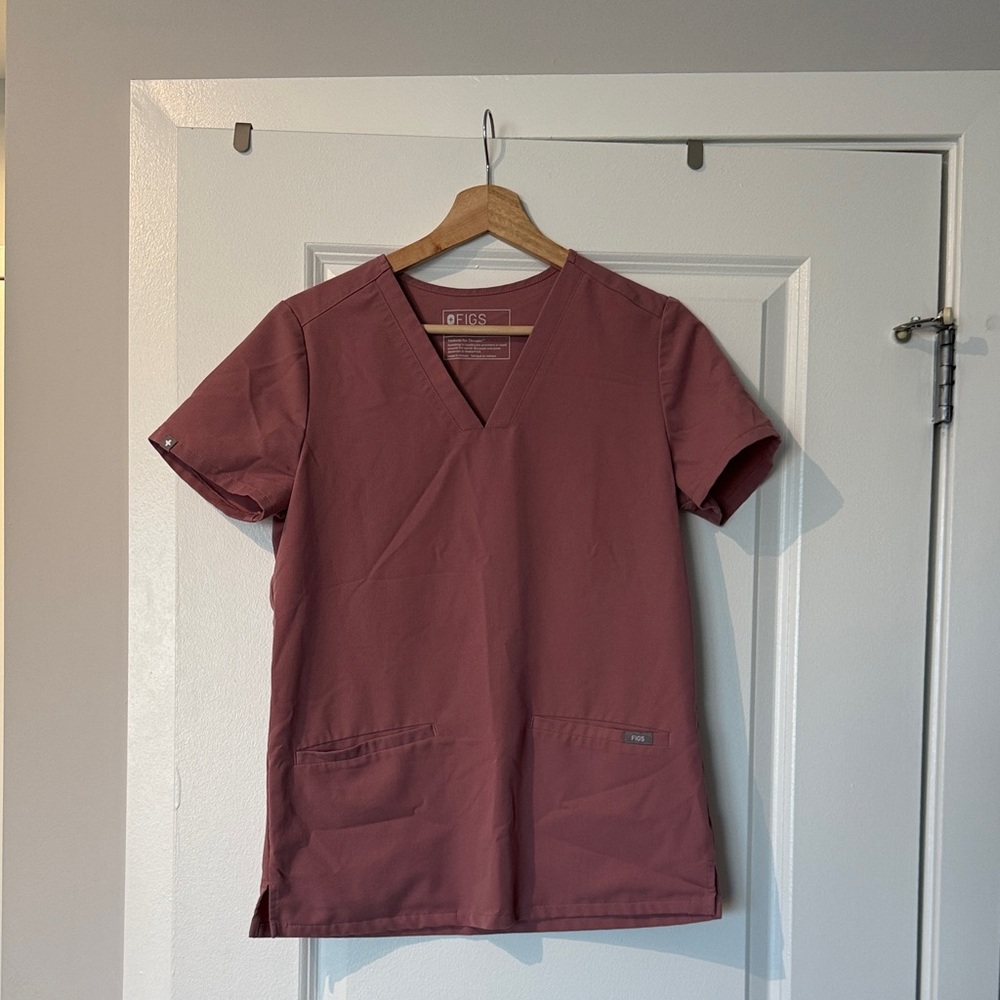 Figs XS mineral mauve casma top and Zamora jogger set
